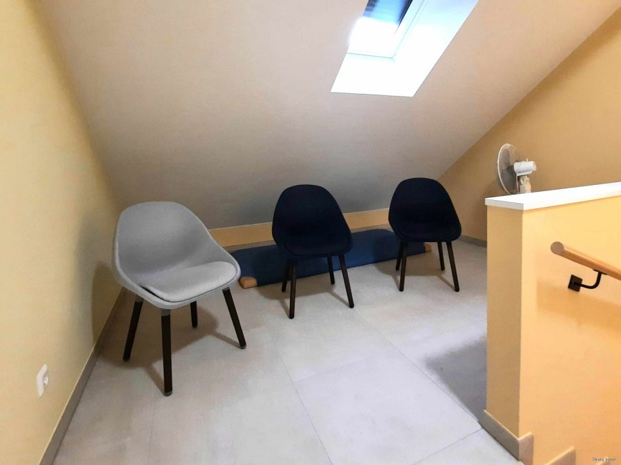 louer bureau 0 chambre 103 m² canach photo 3