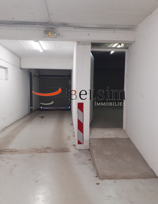 Garage - Parking à louer à Metz