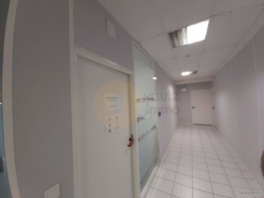 louer bureau 0 chambre 65 m² contern photo 1