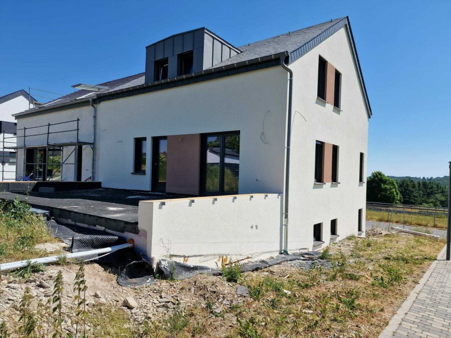 Maison à vendre 4 chambres à Hoscheid