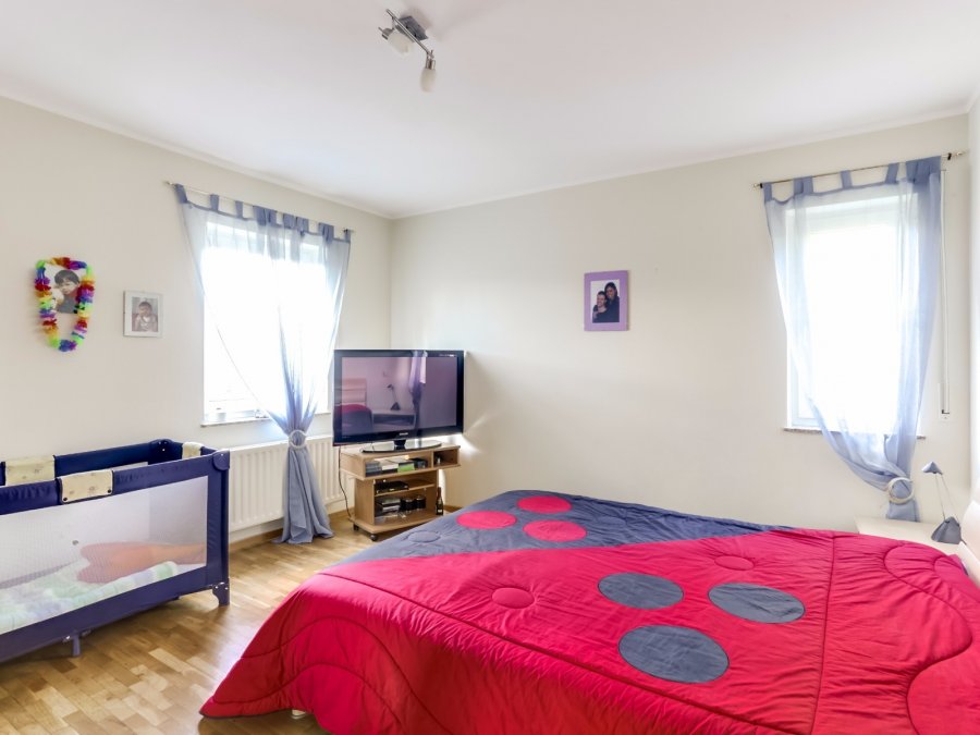 Maison jumelée à vendre 5 chambres à Junglinster