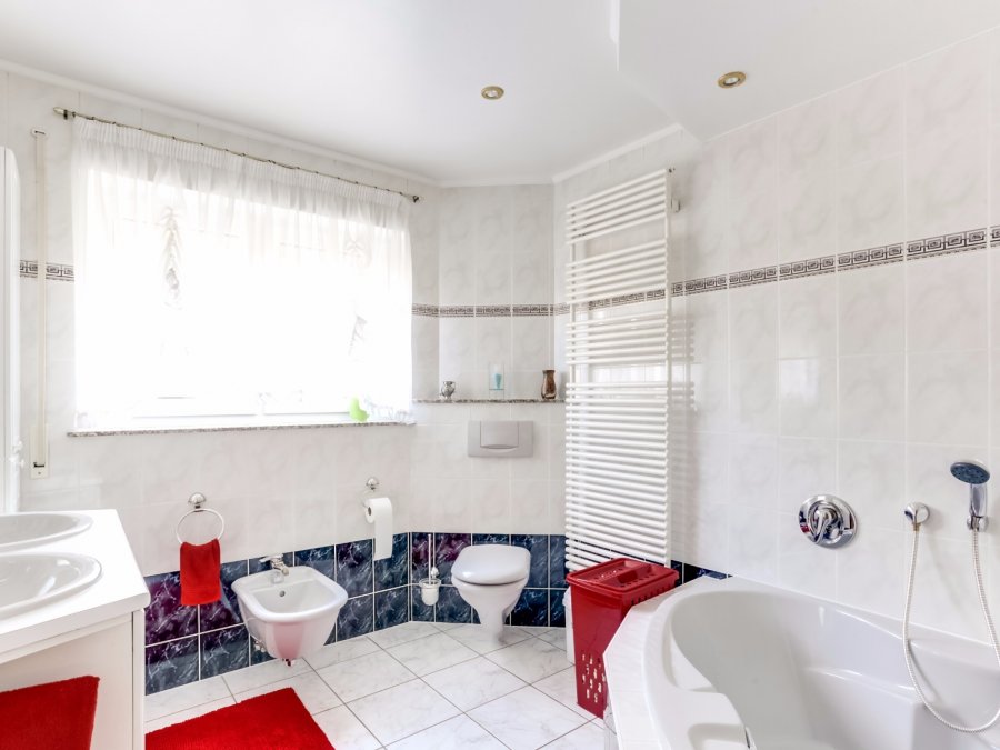 Maison jumelée à vendre 5 chambres à Junglinster