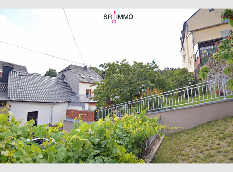 Haus zum Kauf 8 Zimmer in Neuerburg (DE) - Ref. 6848678