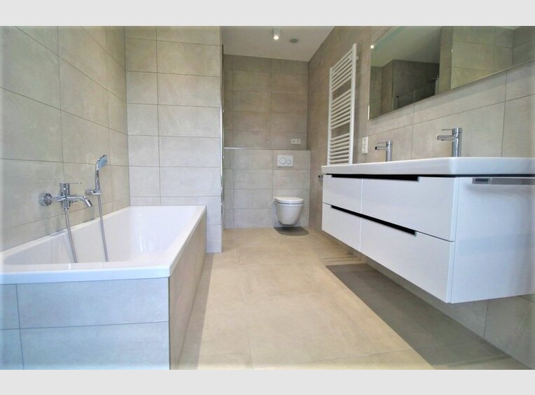 Terraced for rent 5 bedrooms in Luxembourg (LU) - Ref. 6696166