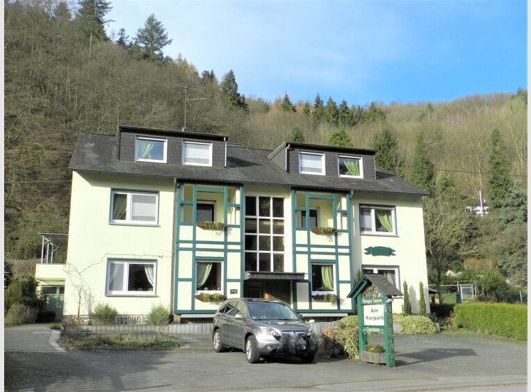 Investment building for rent 18 rooms in Traben-Trarbach (DE) - Ref. 7098007