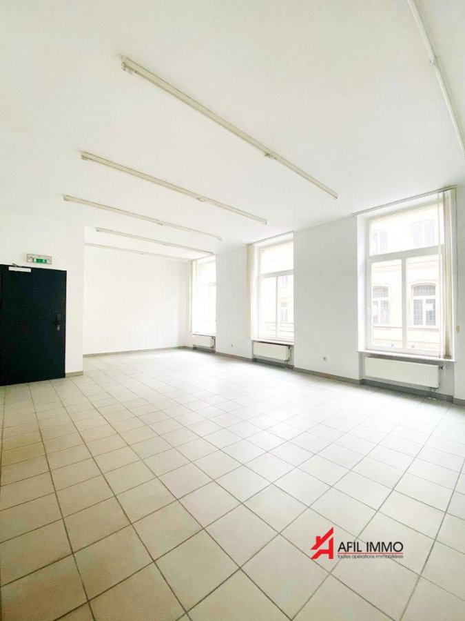 Local commercial à Esch-sur-alzette