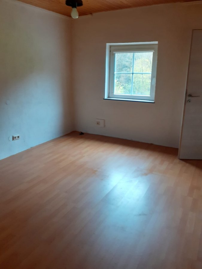 Einfamilienhaus zu verkaufen 2 Schlafzimmer in Neuerburg