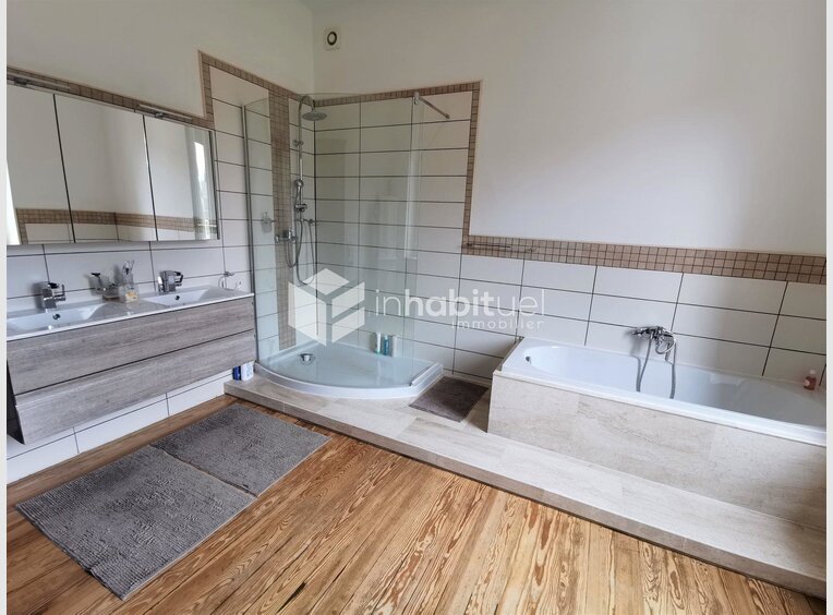 Bureau à louer 5 Chambres à Differdange (LU) - Réf. 6884855