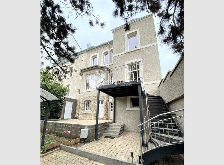 Bureau à louer 5 Chambres à Differdange (LU) - Réf. 6884855