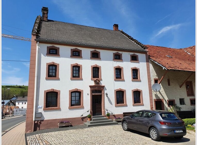 Haus zum Kauf 9 Zimmer in Bitburg (DE) - Ref. 7204696