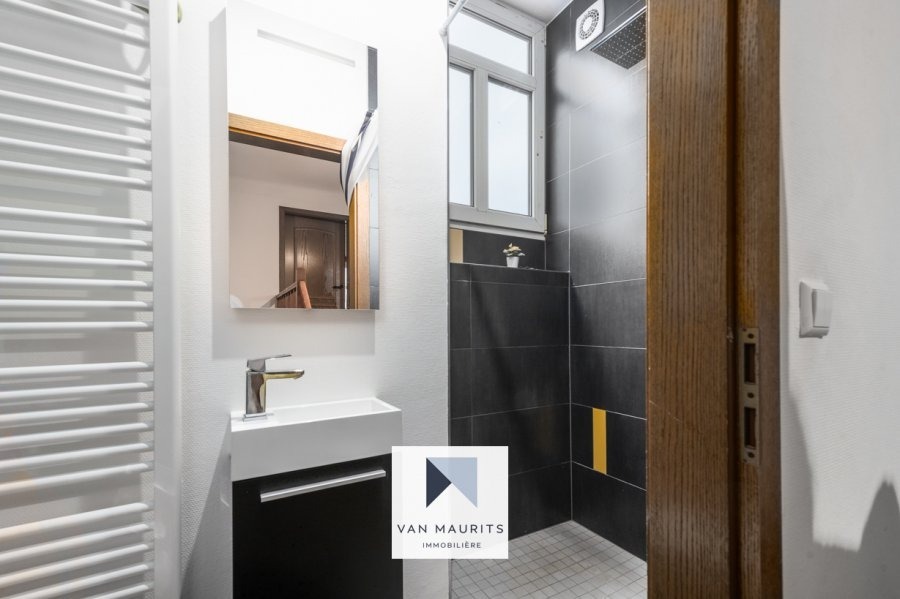 Maison à vendre 4 chambres à Luxembourg-Merl