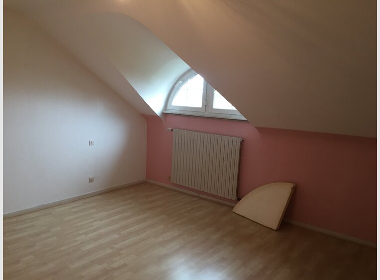 Maison à louer F8 à Coin-lès-Cuvry (FR) - Réf. 7307912