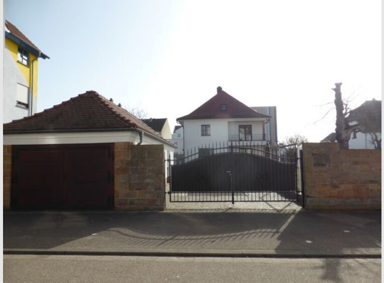 Villa zum Kauf 8 Zimmer in Homburg (DE) - Ref. 7224712