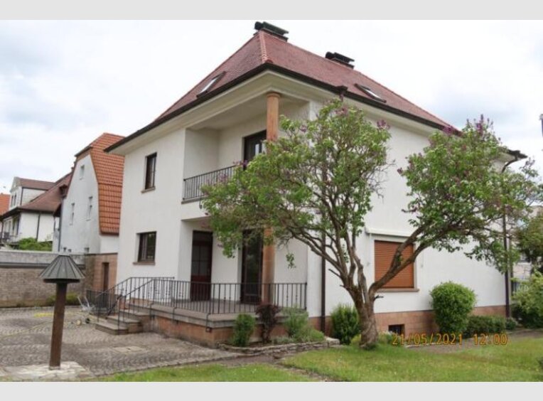 Villa zum Kauf 8 Zimmer in Homburg (DE) - Ref. 7224712