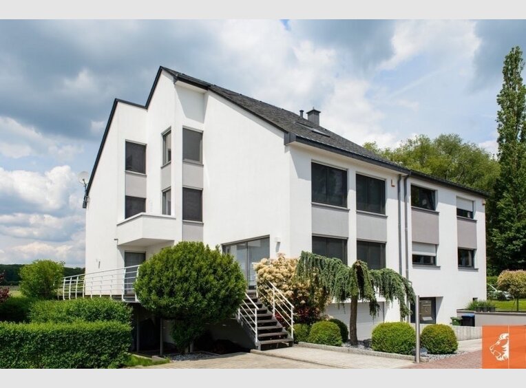 Maison jumelée à vendre 6 Chambres à Contern (LU) - Réf. 6375864