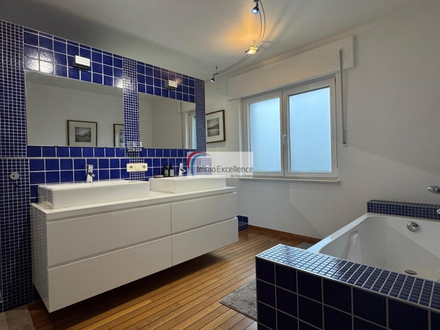 Maison individuelle à vendre 6 chambres à Dudelange