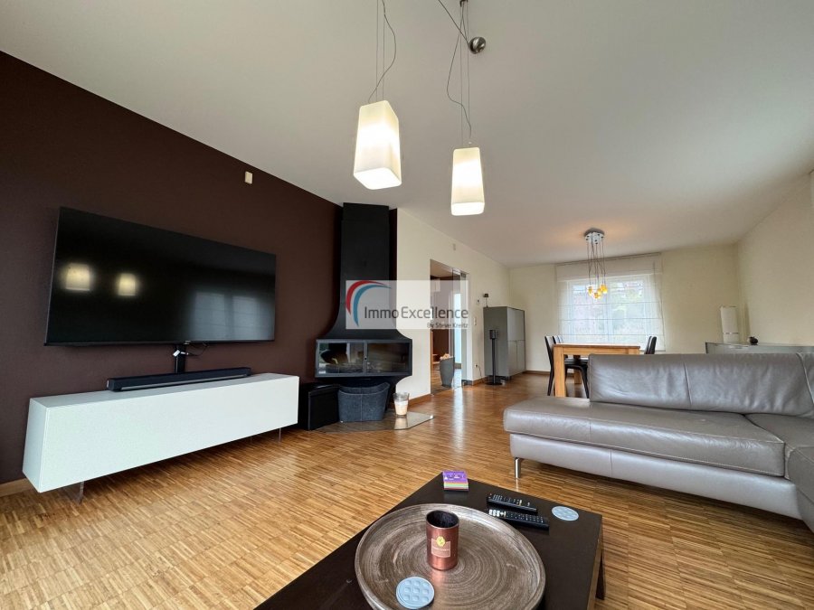 Maison individuelle à vendre 6 chambres à Dudelange