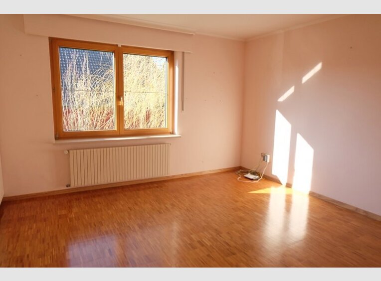 Maison individuelle à vendre 6 Chambres à Niederanven - Réf. 6676793