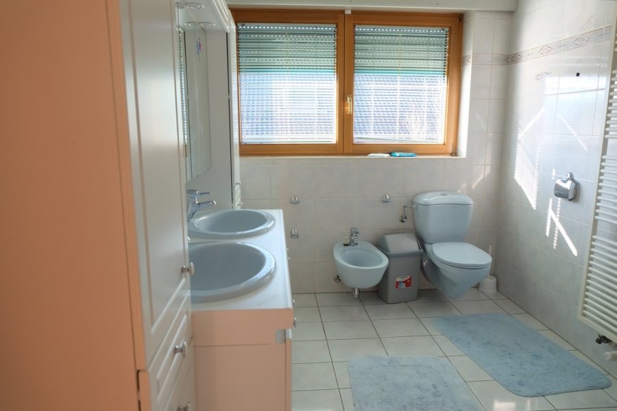 Maison individuelle à vendre 6 chambres à Niederanven