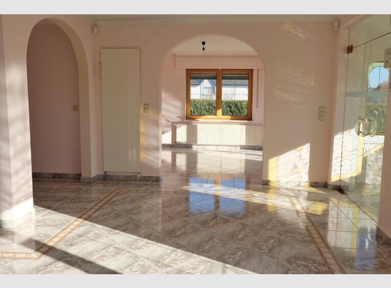 Maison individuelle à vendre 6 Chambres à Niederanven - Réf. 6676793