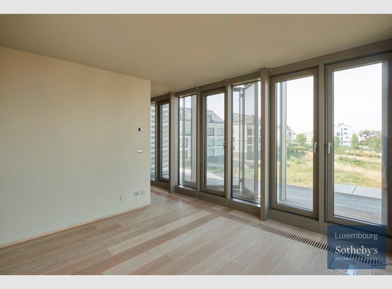 House for sale 5 bedrooms in Luxembourg (LU) - Ref. 7112505