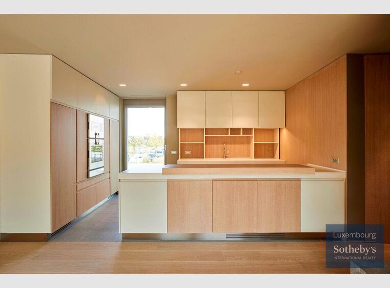 House for sale 5 bedrooms in Luxembourg (LU) - Ref. 7112505