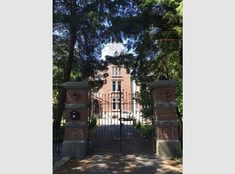 Château à louer 5 Chambres à Léglise (BE) - Réf. 6479161