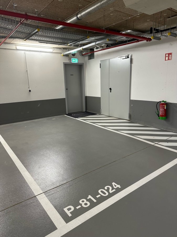 Outdoor garage to let Luxembourg-Kirchberg