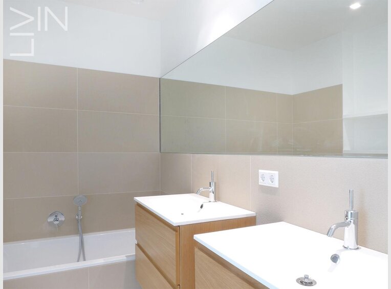 Semi-detached house for rent 5 bedrooms in Roodt-Sur-Syre (LU) - Ref. 2118089