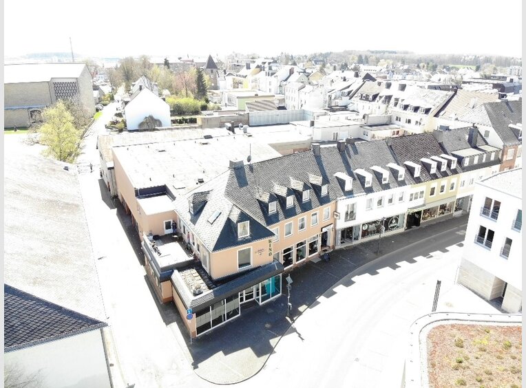 Haus zum Kauf 12 Zimmer in Bitburg (DE) - Ref. 7000777