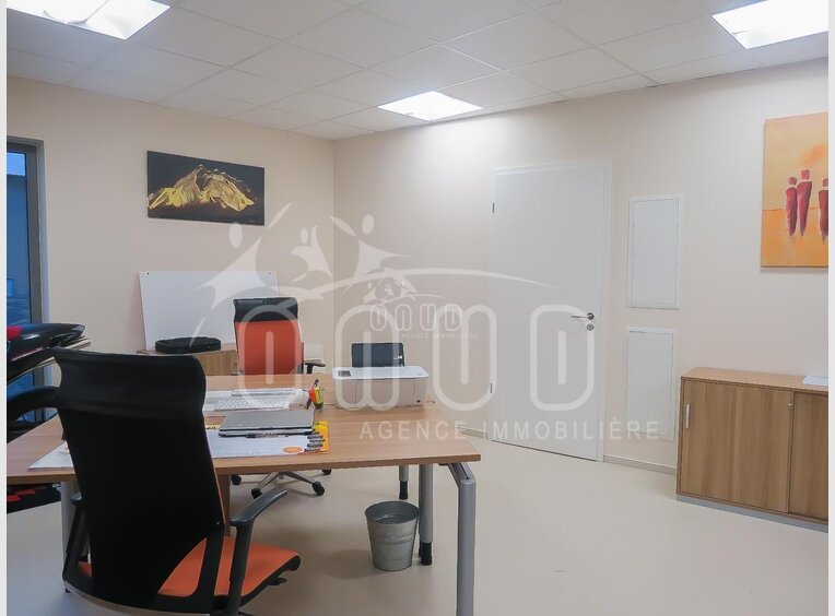 Bureau à louer à Esch-sur-Alzette (LU) - Réf. 5737433