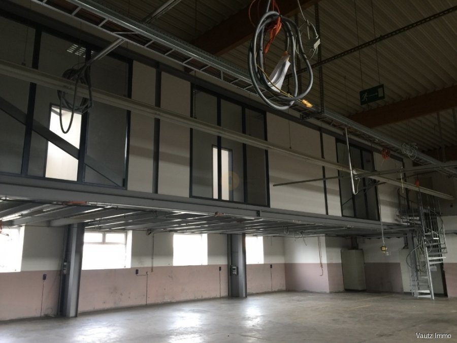 louer entrepôt 0 chambre 1376 m² wecker photo 4
