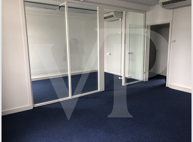 Bureau à louer à Luxembourg (LU) - Réf. 6860890