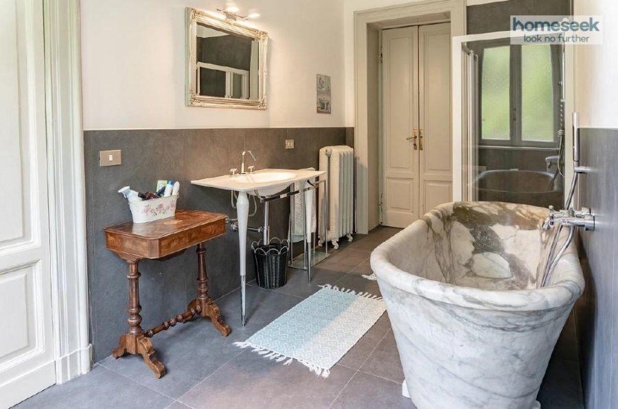 Maison de maître à vendre 8 chambres à Castelletto ticinese