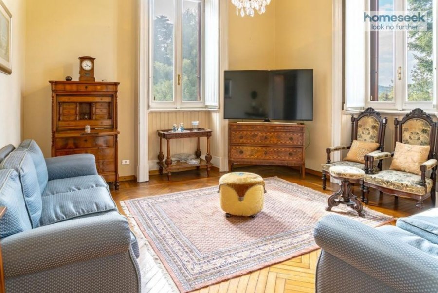 Maison de maître à vendre 8 chambres à Castelletto ticinese