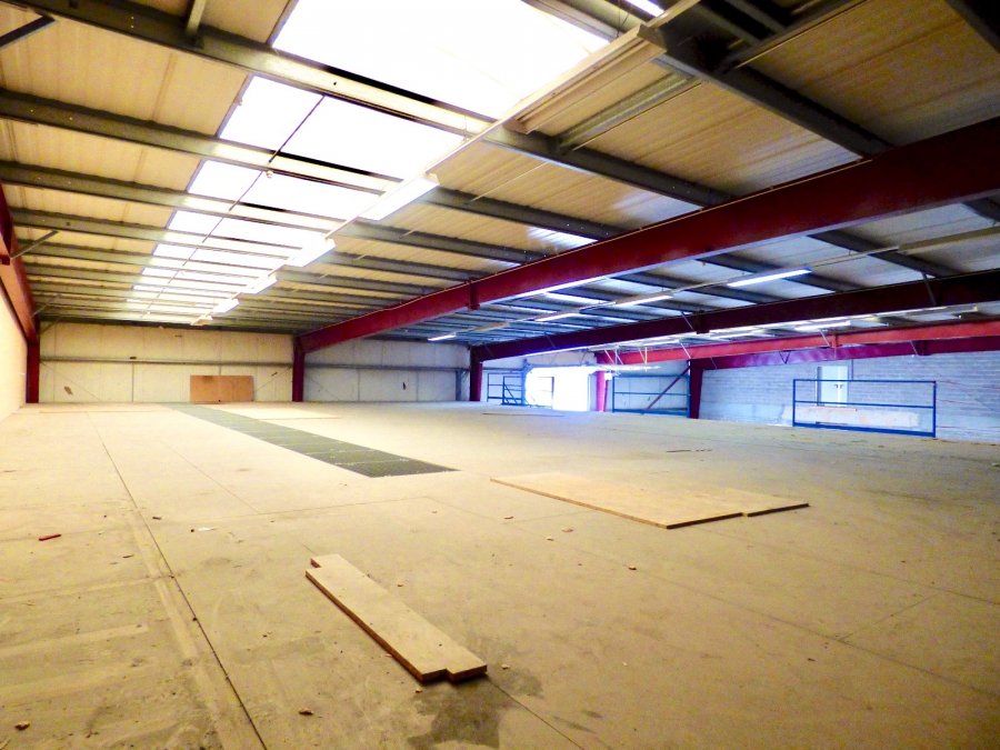 Entrepôt à louer à Steinsel