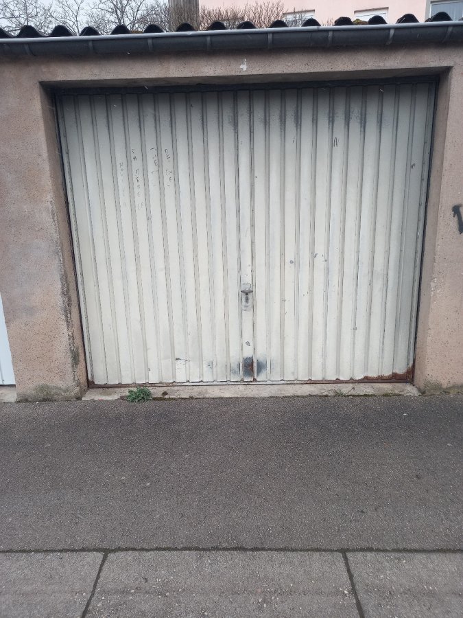 Garage fermé à vendre à Forbach