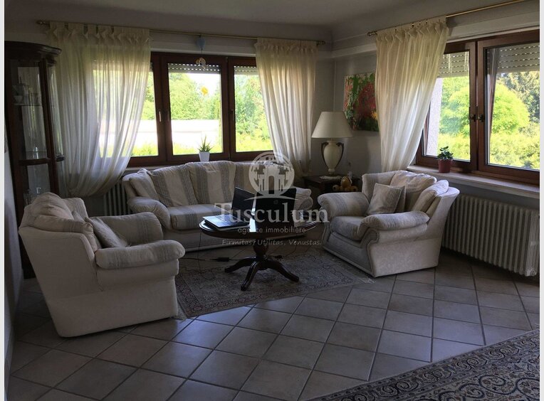 House for sale 4 bedrooms in Sandweiler (LU) - Ref. 6875834
