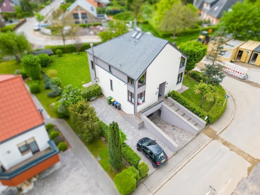 Maison individuelle à vendre 4 chambres à Schrassig
