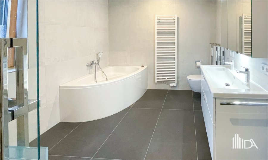 Maison jumelée à louer 4 chambres à Grosbous
