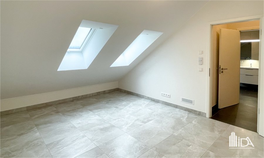 Maison jumelée à louer 4 chambres à Grosbous