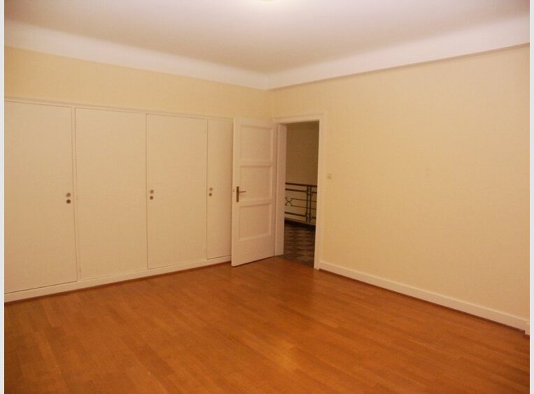Townhouse for rent 6 bedrooms in Luxembourg (LU) - Ref. 7019482