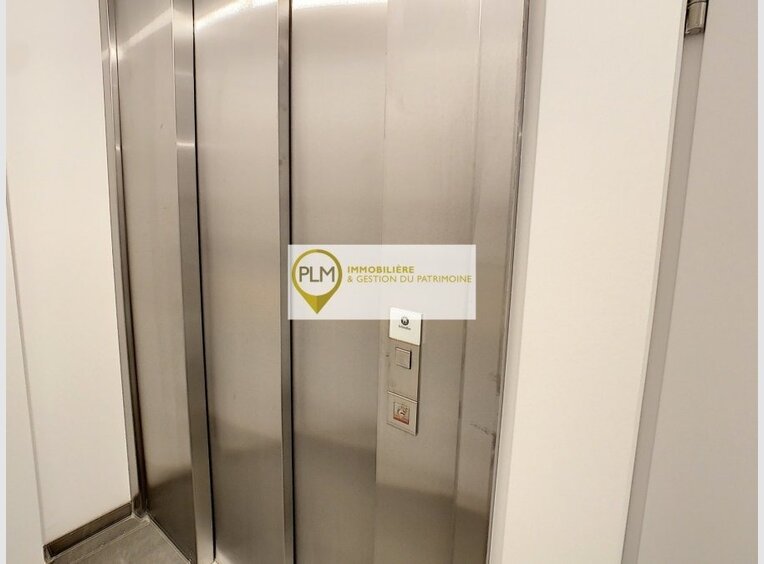 Bureau à louer à Luxembourg-Centre ville - Réf. 6893147