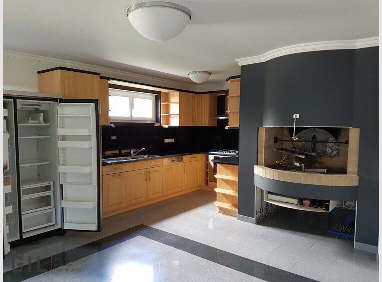 House for rent 5 bedrooms in Strassen (LU) - Ref. 6944411