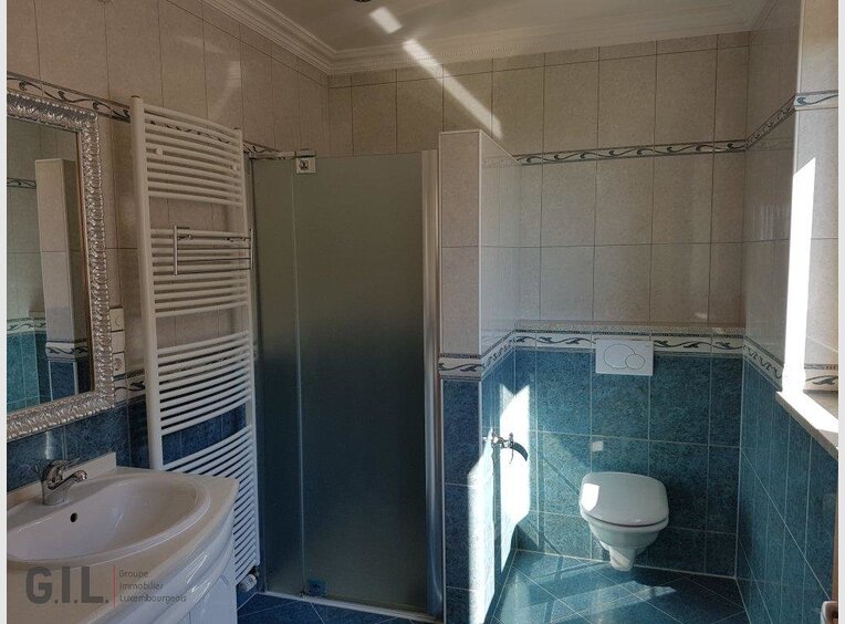 House for rent 5 bedrooms in Strassen (LU) - Ref. 6944411