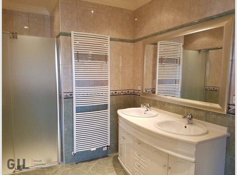 House for rent 5 bedrooms in Strassen (LU) - Ref. 6944411