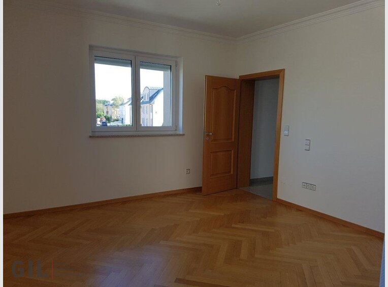 House for rent 5 bedrooms in Strassen (LU) - Ref. 6944411