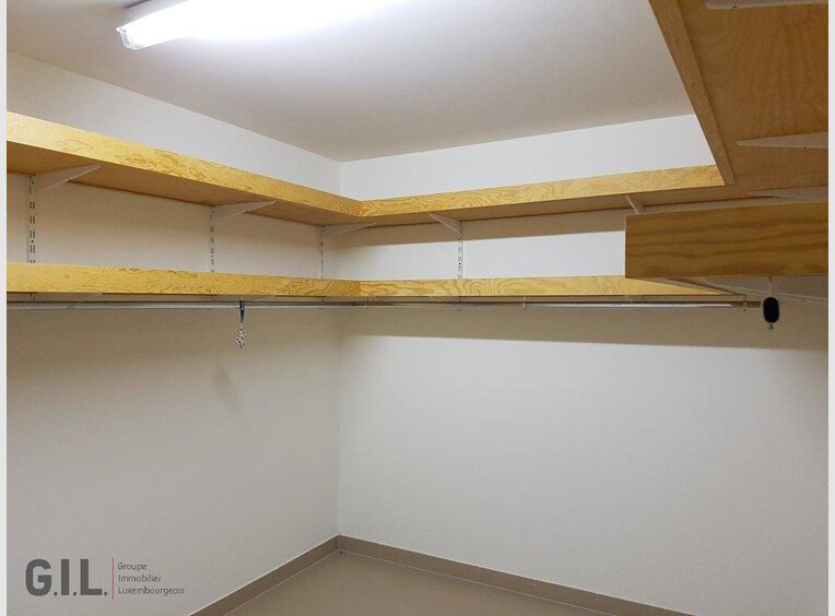 House for rent 5 bedrooms in Strassen (LU) - Ref. 6944411