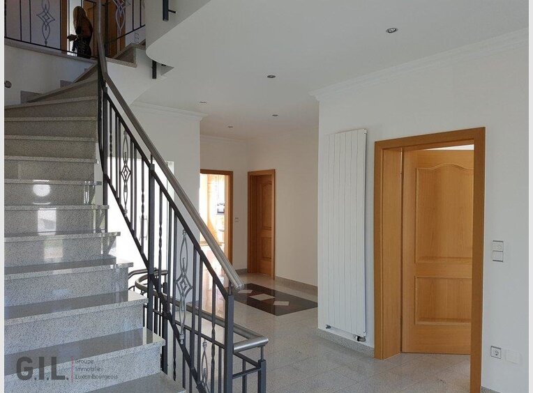 House for rent 5 bedrooms in Strassen (LU) - Ref. 6944411