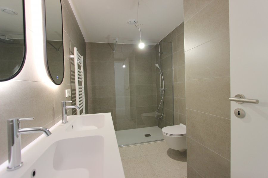 Penthouse à louer 4 chambres à Luxembourg-Eich